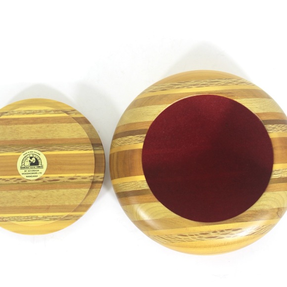 Vintage Carved Exotic Wood Box with Lid Handmade in New Zealand Stash trinket - Picture 9 of 10